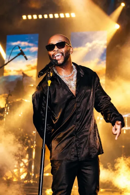 Vusi Nova marks ‘Naninina’ anniversary with national tour