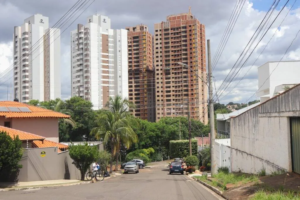 Desejo de sair do aluguel e da casa dos pais motiva compra de imóveis na Capital