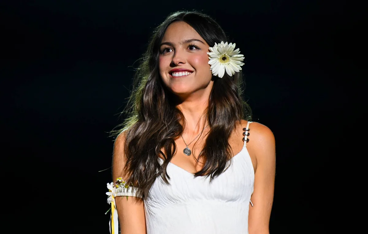 Watch Olivia Rodrigo sing ‘Landslide’ with Stevie Nicks and ‘Ironic’ with Alanis Morissette at Daisy Chain Fields
