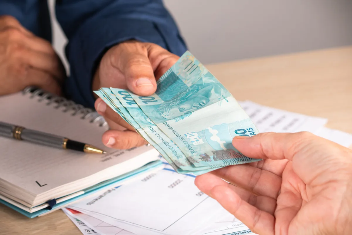 Cessão de crédito trabalhista: quando receber antes pode valer mais do que esperar