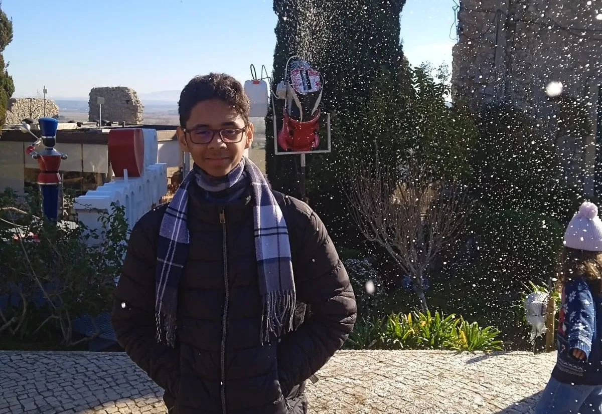 ‘Preferi dormir em uma cadeira’: brasileiro deportado relata quatro dias detido em sala suja em Portugal