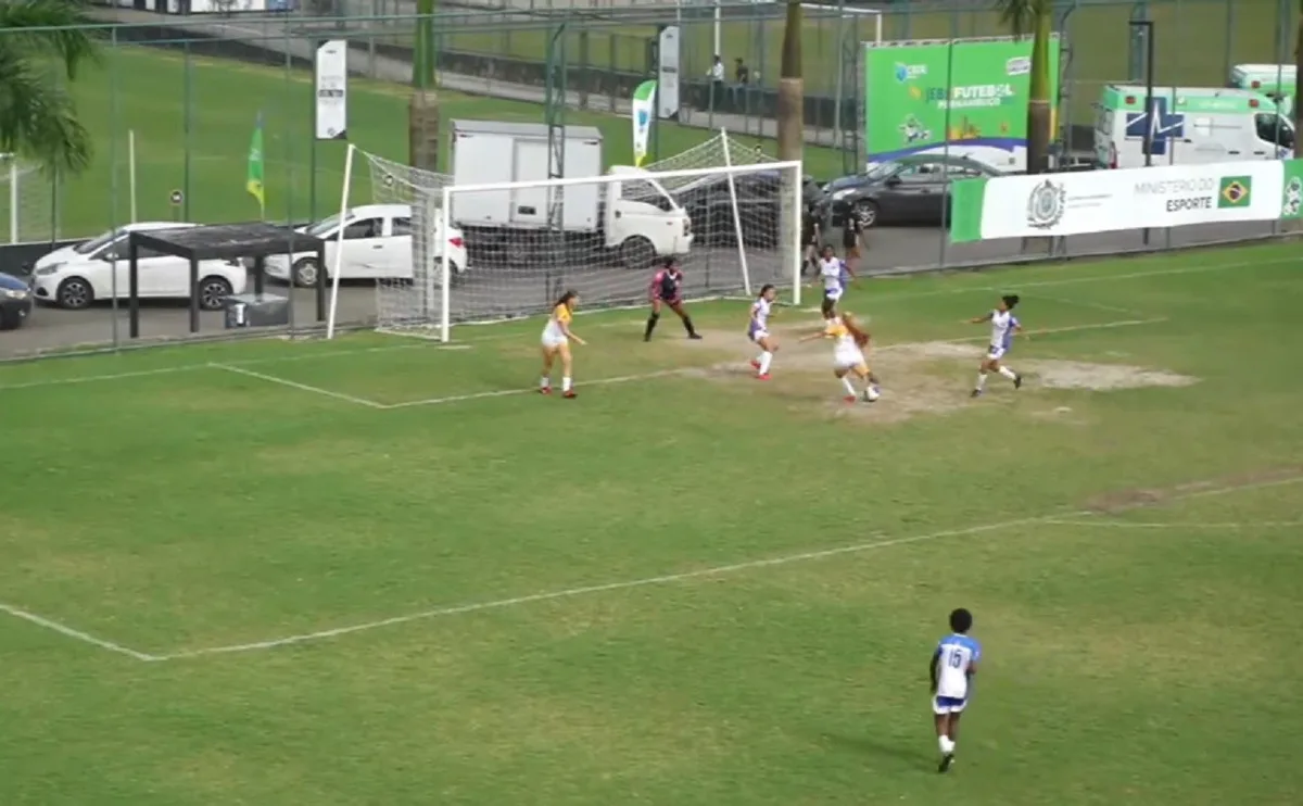 Colégio Militar Dom Pedro II está nas semis da Série Prata no futebol femininos dos JEBs Sub-18