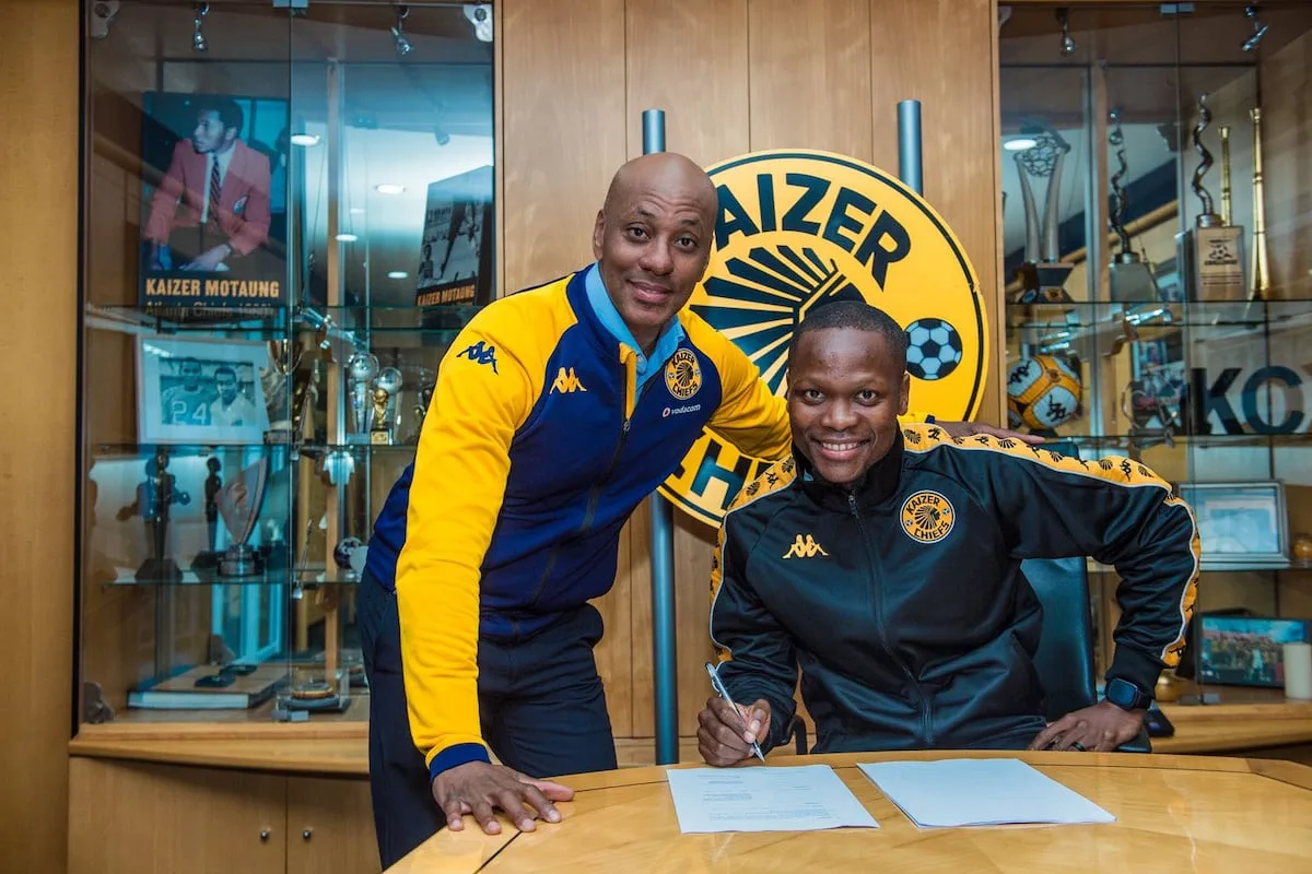 Moloisane debunks notion that Chiefs jersey is ‘heavy’