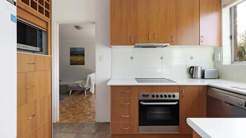 Inner west unit sells for $981,000 as market ‘aligns’ with buyers