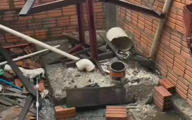 Jacaré é capturado dentro de residência em Brasileia