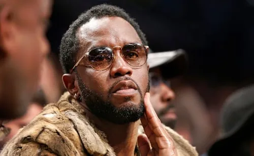 Retrasan liberación de "Diddy" Combs tras reporte de supuestos privilegios en prisión; tenía celular, tableta y masajes
