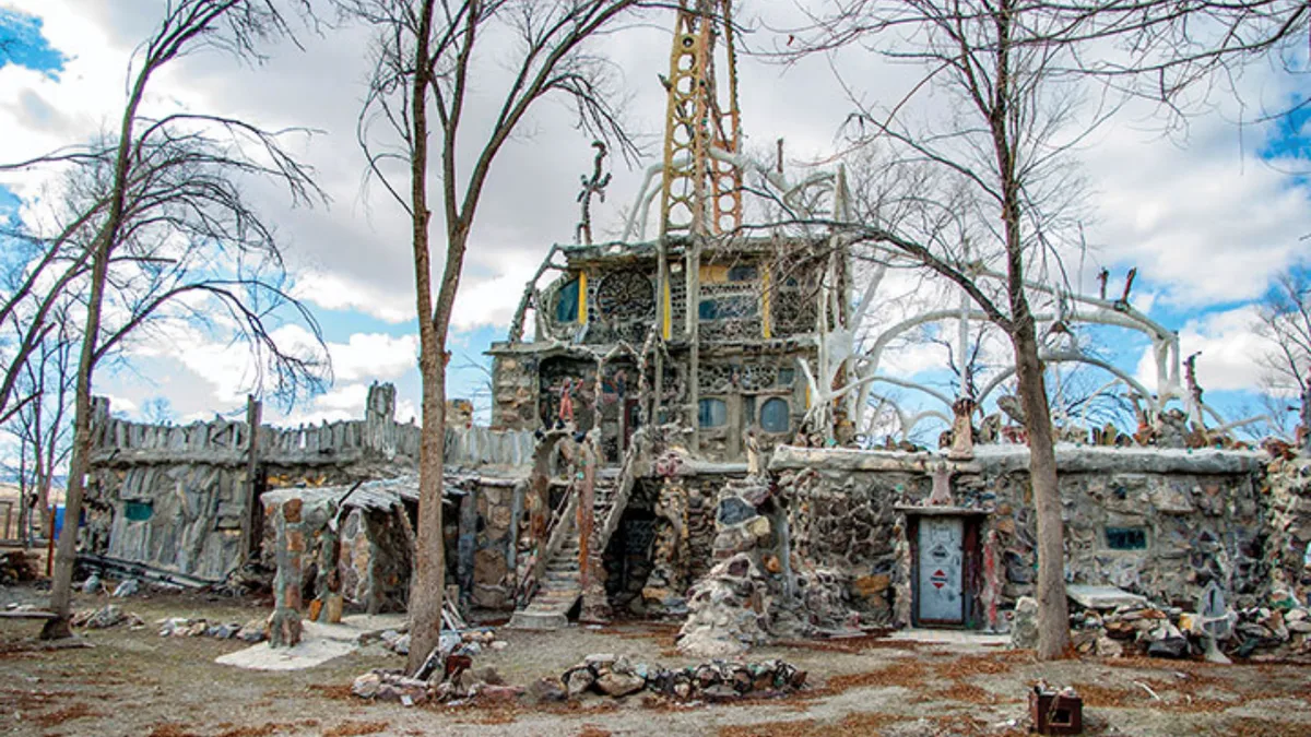 Nevada man turned roadside junk into desert home now visited as free attraction