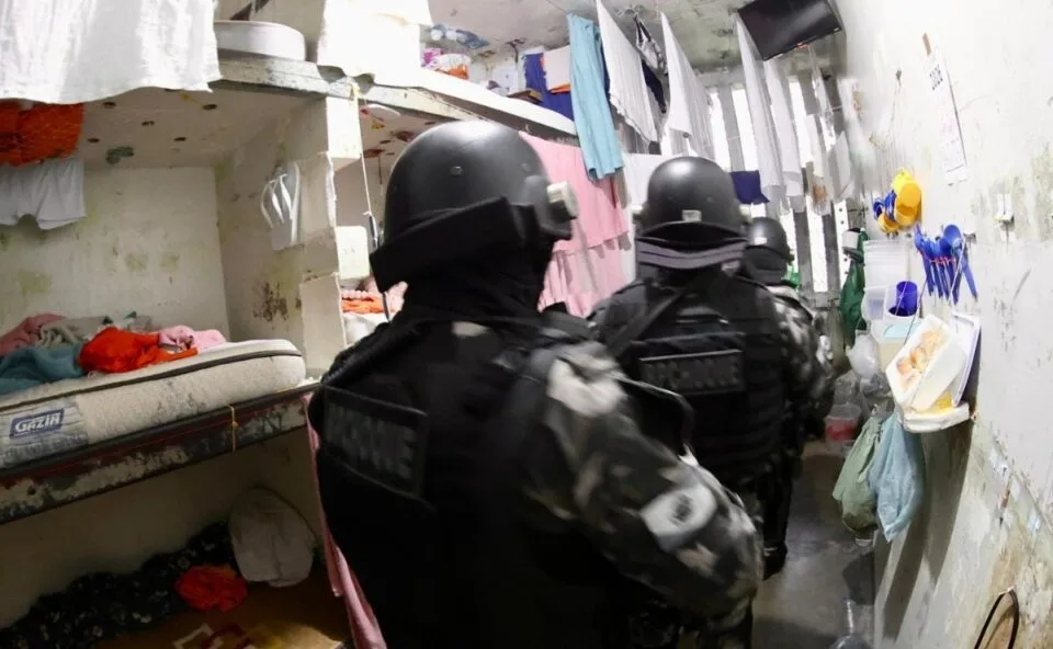 Operação mira organizações criminosas em galerias de cadeia na Grande Curitiba e penitenciária de Londrina
