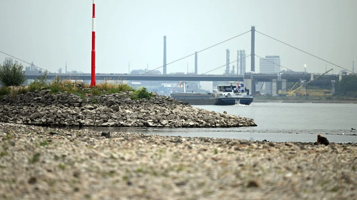 Schifffahrt: Regen entlastet Schifffahrt leicht - aber keine Entwarnung