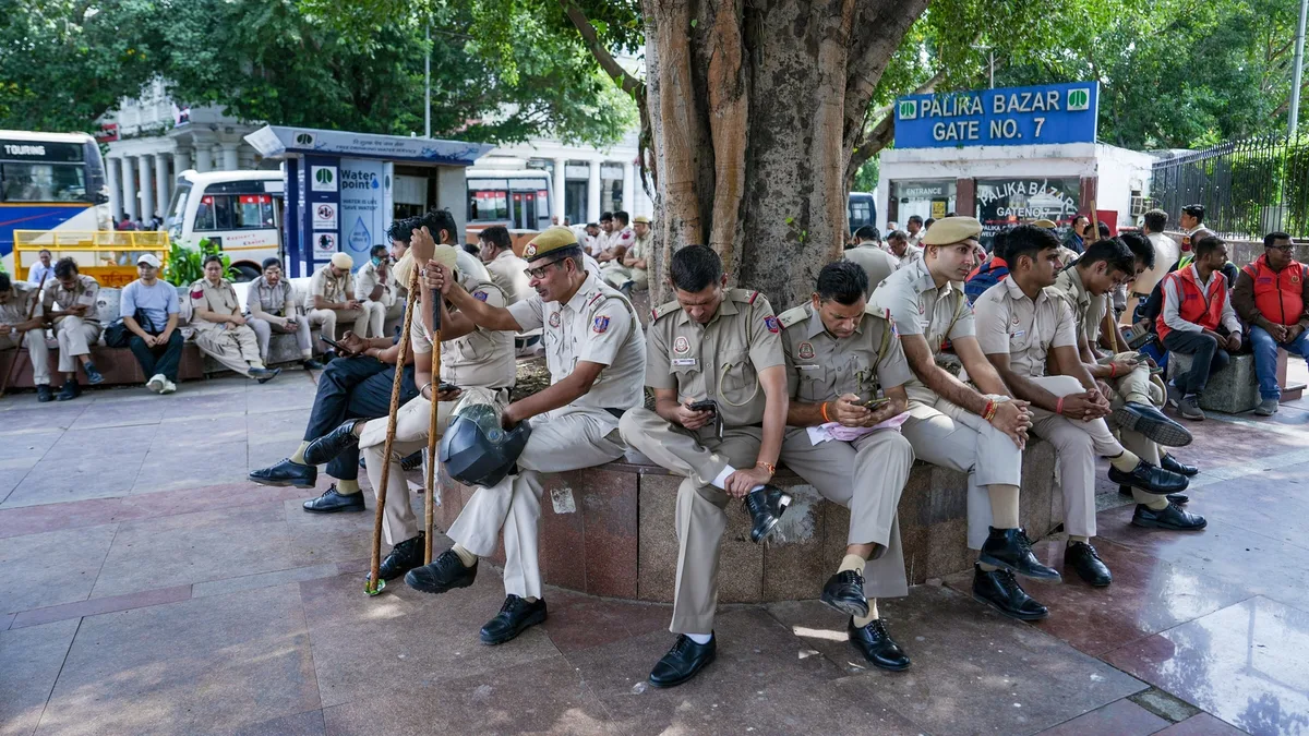In tense livestreamed exchange, Delhi cops ask Abhijeet Dipke to call off CP march; Central Park blockade planned