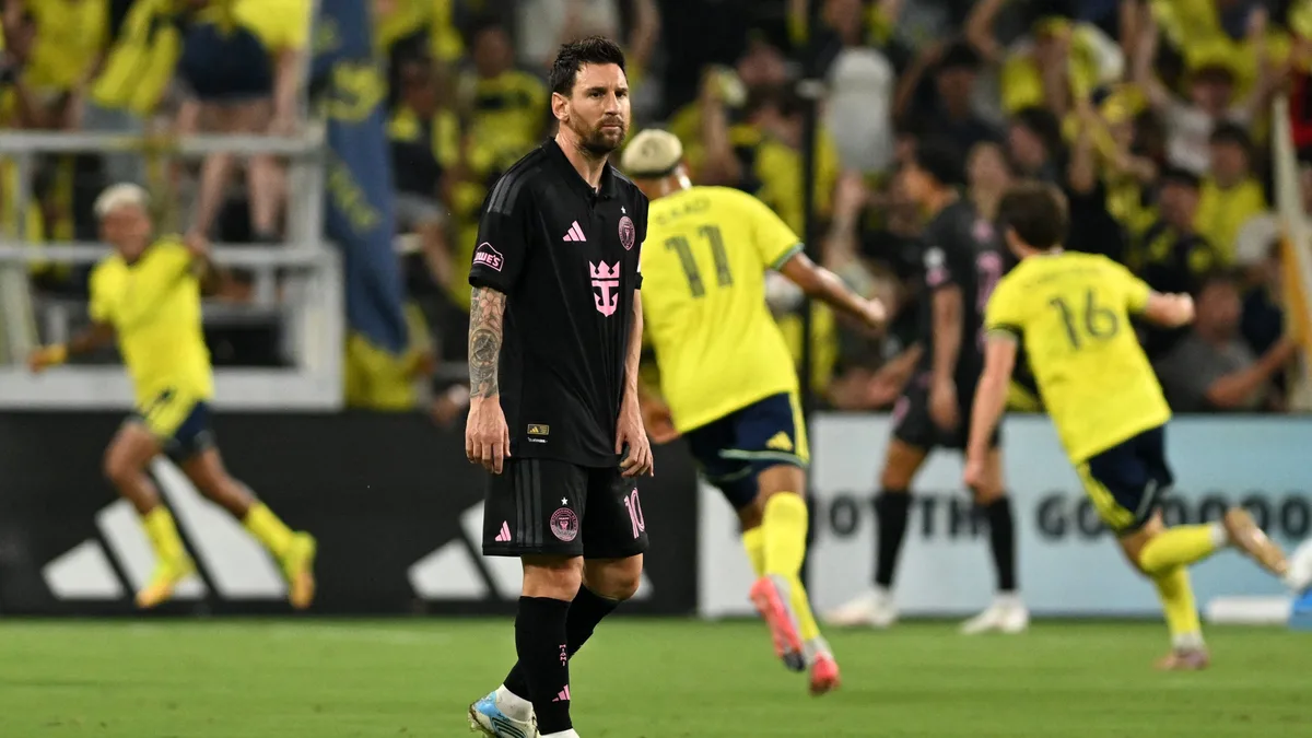 Inter Miami cayó 4-1 contra Nashville SC en un partido clave por la cima de la MLS: Messi brindó una asistencia y falló un penal