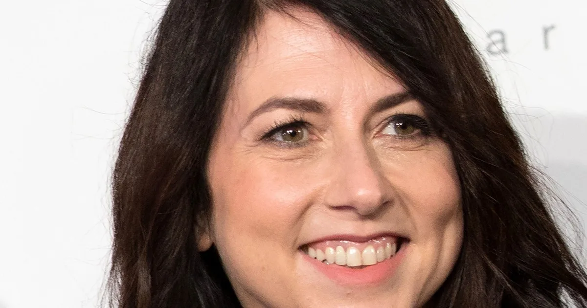 MacKenzie Scott recibió 1.000 dólares de su compañera de cuarto para poder seguir estudiando en la universidad. Años después, donó 26 mil millones a organizaciones benéficas