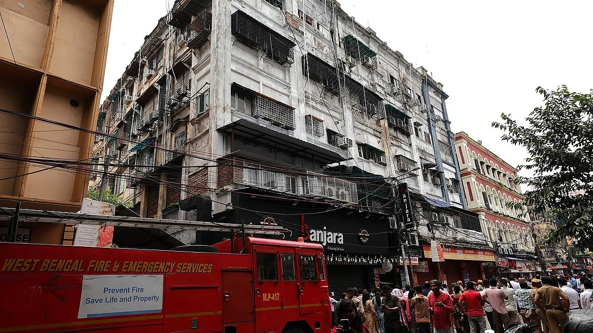 Incêndio em hotel na cidade indiana de Calcutá causa pelo menos nove mortos