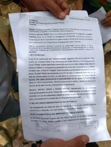 Desbordamiento del río Valle llenó de barro casas y comercios en Los Chaguaramos