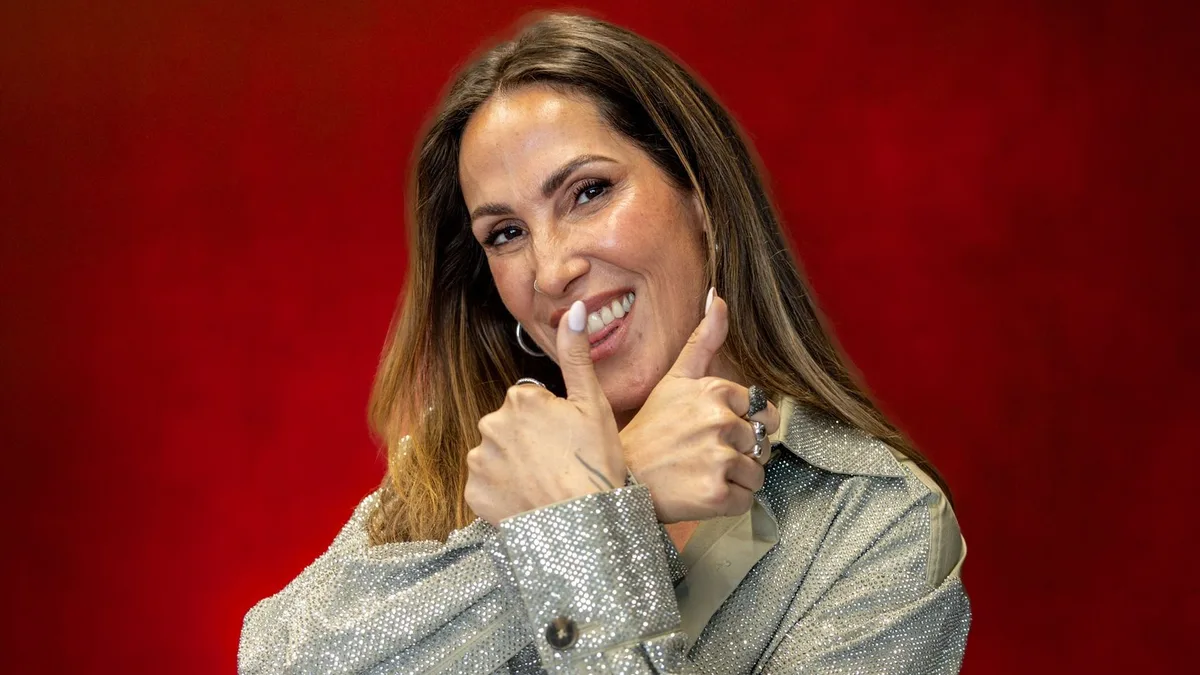 Malú, 44 años: "De mi infancia recuerdo lo bien que freía mi madre los boquerones fritos y el puchero que hacía"