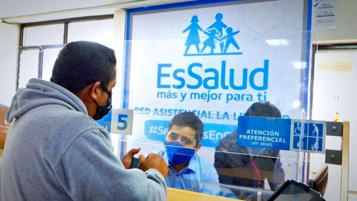 EsSalud despedirá a 11 mil 500 locadores de servicios para redestinar recursos