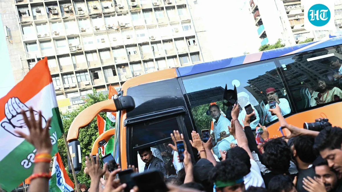 Rahul Gandhi's protest call receives massive response as thousands join INDIA bloc march to SC against CEC | Video