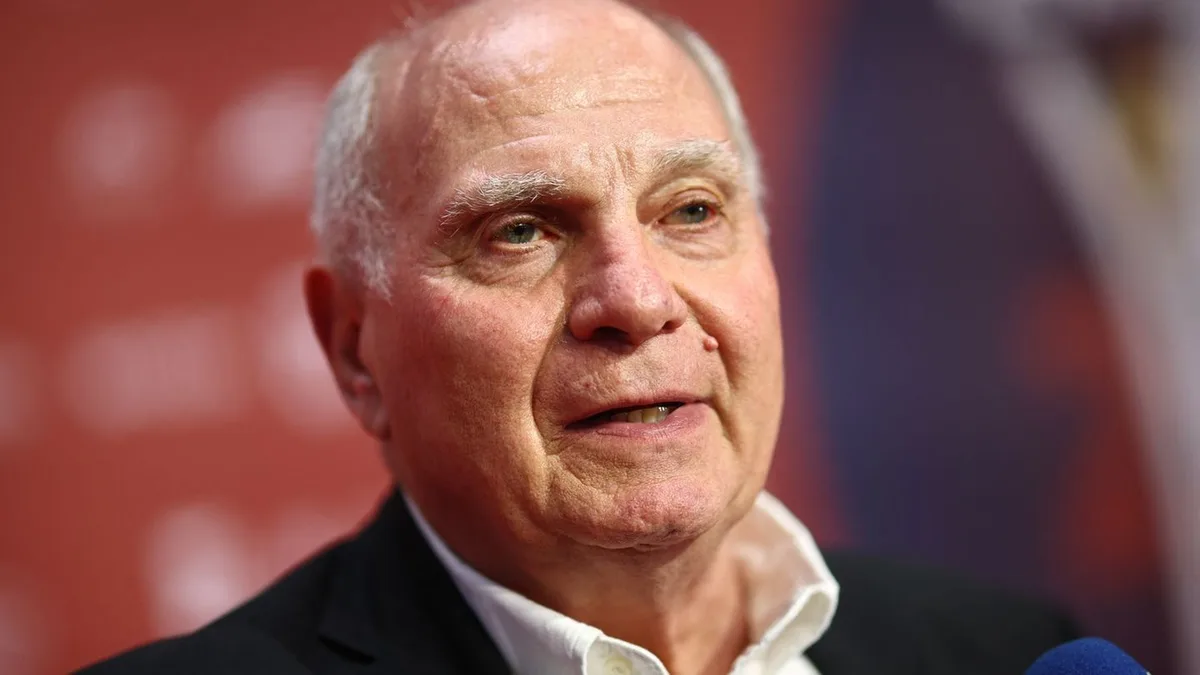 Sport: Bayern-Ehrenpräsident Uli Hoeneß als „Legende“ geehrt