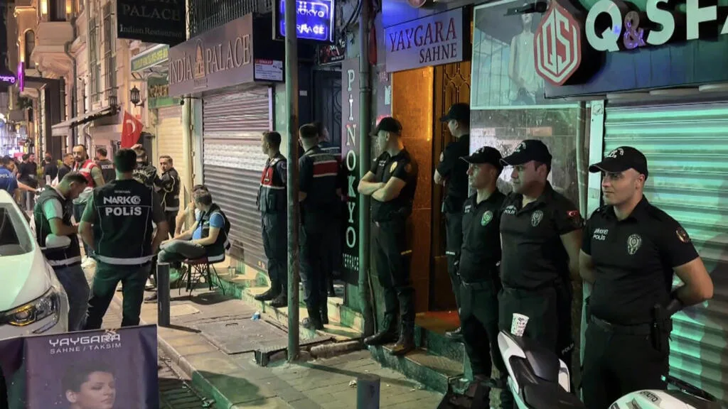 Repressão anti-LGBT+ avança na Turquia com novas detenções em Istambul