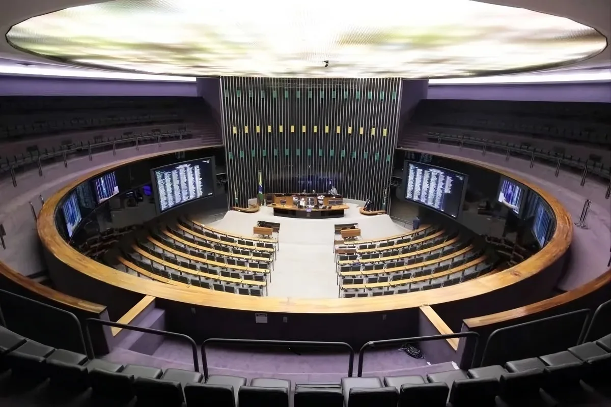 Câmara aprova “OAB da Medicina” e MP segue para o Senado