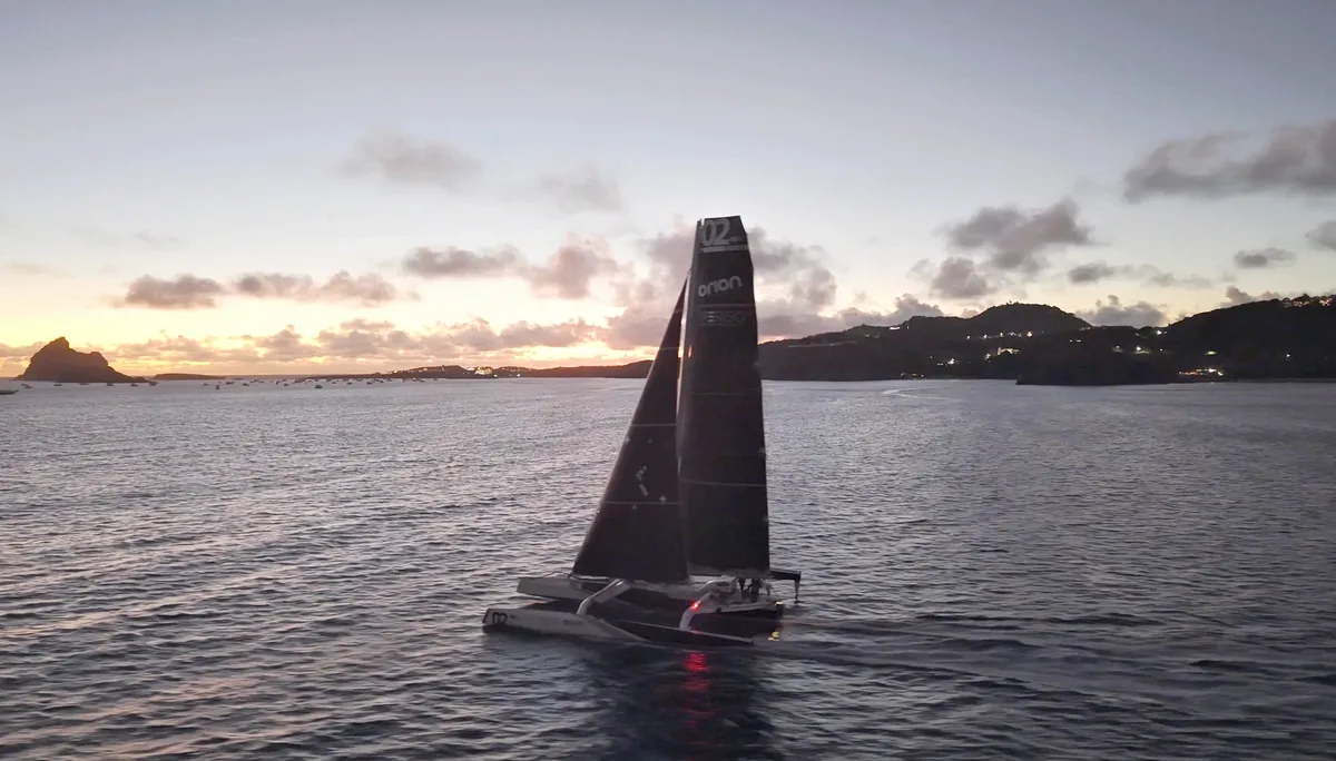 Orion bate recorde de 19 anos e conquista Fita Azul da Regata Recife-Fernando de Noronha