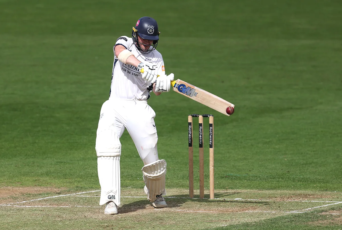 Leicestershire fight to stay afloat after points hammer-blow