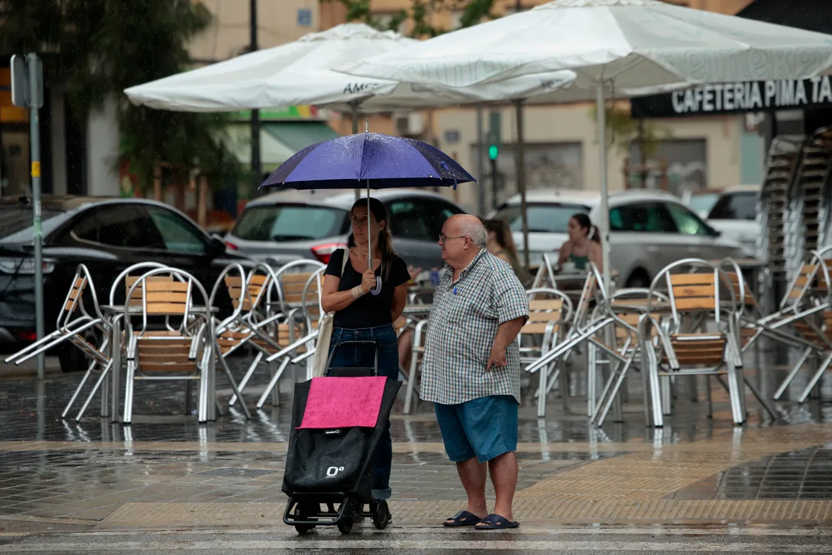 Un frente tumba hoy las temperaturas 10 grados y deja lluvias “muy adversas” en el área mediterránea