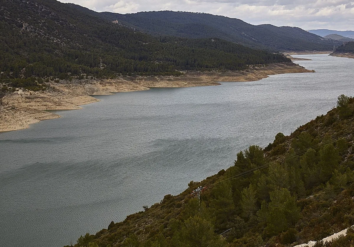 Los embalses de Entrepeñas y Buendía pierden 9,73 hectómetros cúbicos en una semana y se sitúan al 50,84% de su capacidad