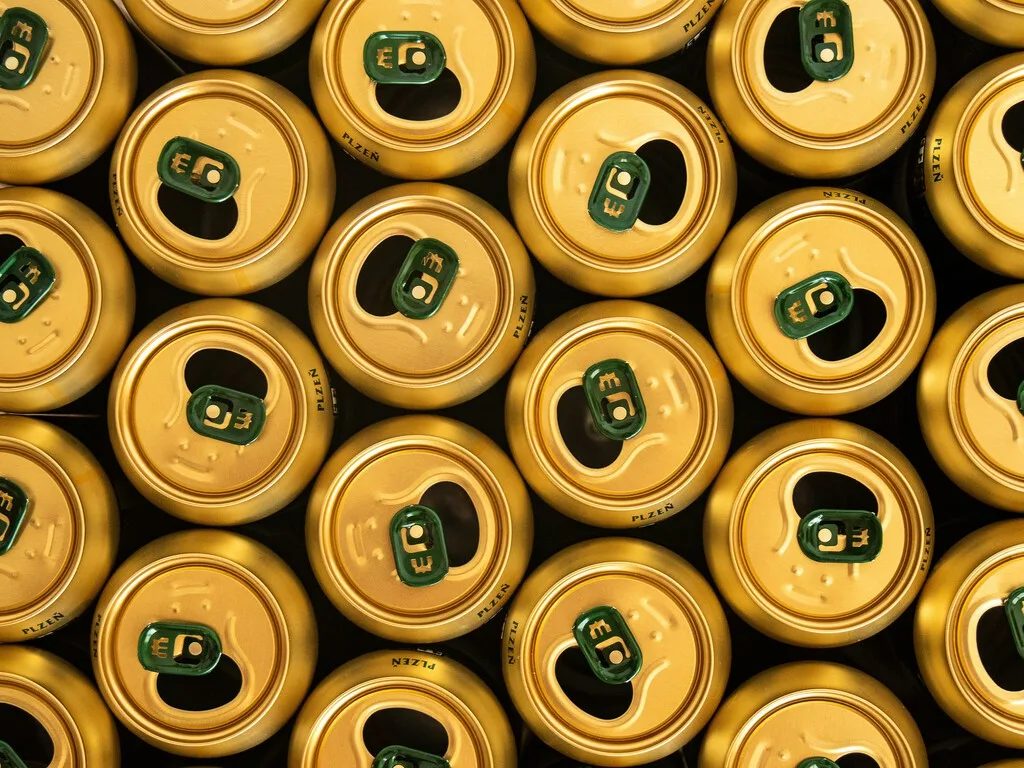 Llevamos meses escuchando que a partir del 22 de noviembre nos iban a cobrar 10 céntimos más por cada lata o botella. Es sencillamente mentira