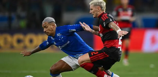 Varela lamenta derrota no lance final: 'Quando não mata o jogo, tem risco'
