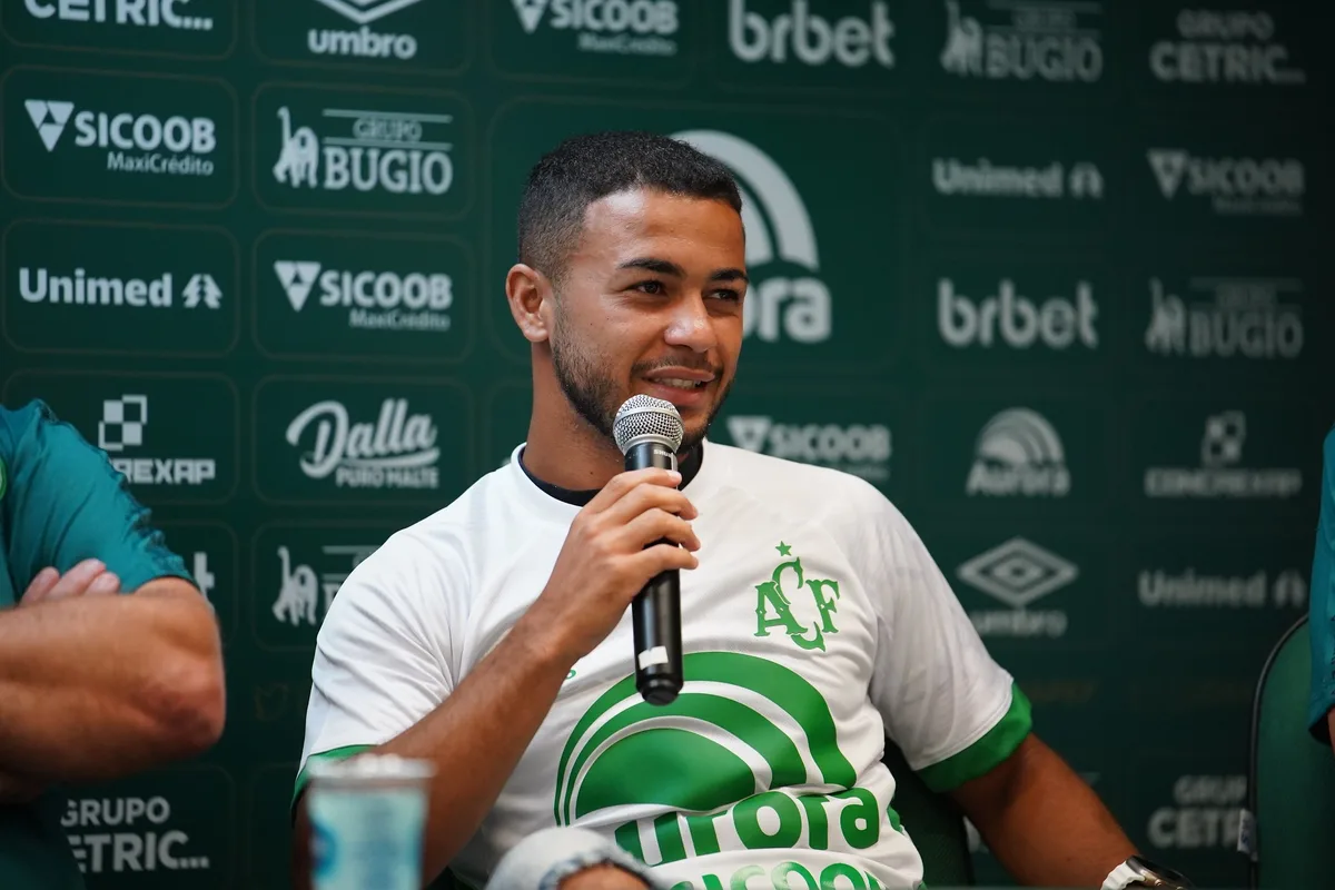 Atacante Robinho e meia Carlos Miguel reforçam Comercial na Copa Paulista
