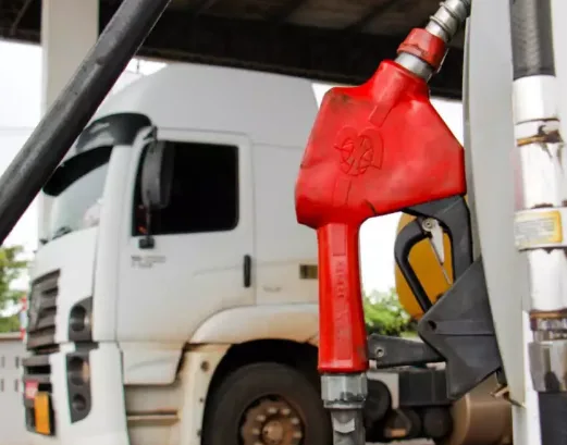 Governo avança em testes para elevar etanol na gasolina para 35%