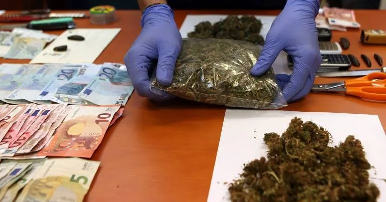 Homem detido por tráfico de droga em prisão preventiva