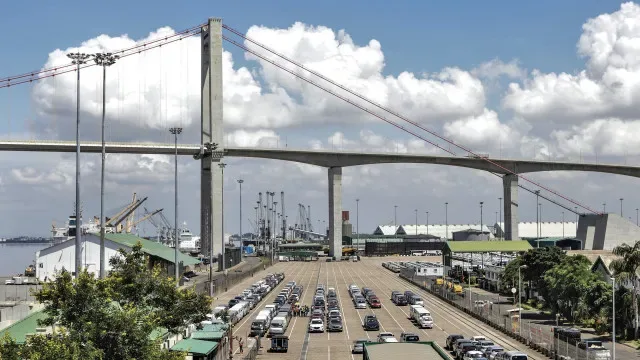 Dragagens de 131 milhões de euros aumentam capacidade do Porto de Maputo