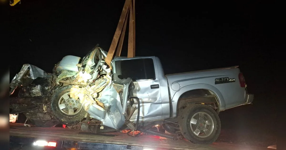 Motorista morre após bater caminhonete em árvore e capotar na PR-437
