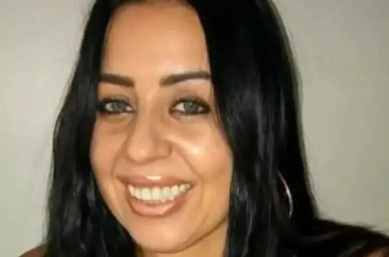 Professora morre após injeção para tratar queda de cabelo
