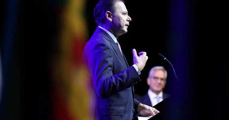 Montenegro aconselha Passos a esperar sentado