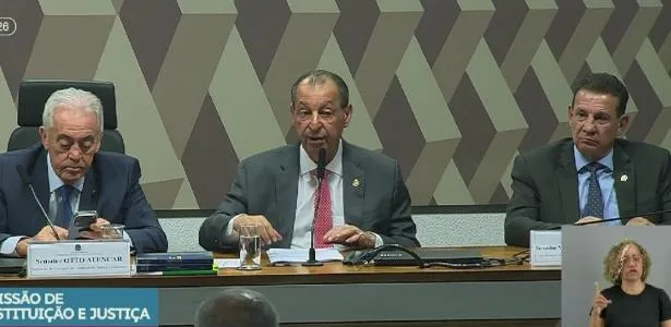 CCJ do Senado aprova parecer favorável ao fim da escala 6x1