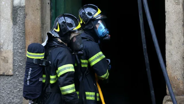 Quatro viaturas danificadas em incêndio em centro da Porsche no Porto