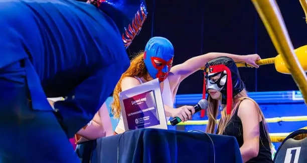 Entre luchas literarias y grandes figuras, llega a su clímax la Feria del Libro de Monterrey