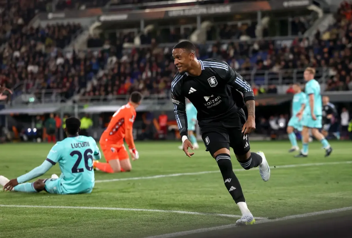 Arsenal chega a acordo com Aston Villa para contratar zagueiro Ezri Konsa