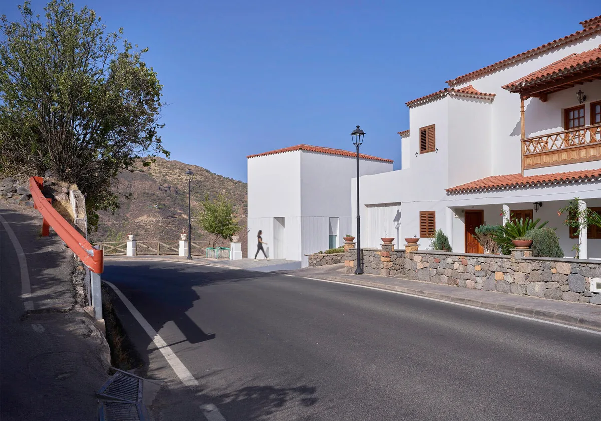Canarias quiere exigir 10 años de empadronamiento para poder comprar una casa en las islas