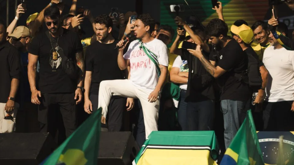 Direita se divide sobre convocar ou não protestos nas ruas contra Moraes