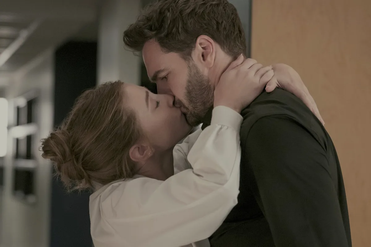 La hipótesis del amor: fue un fenómeno literario, surgió de dos personajes de Star Wars y ahora es una película que se corre del molde del género