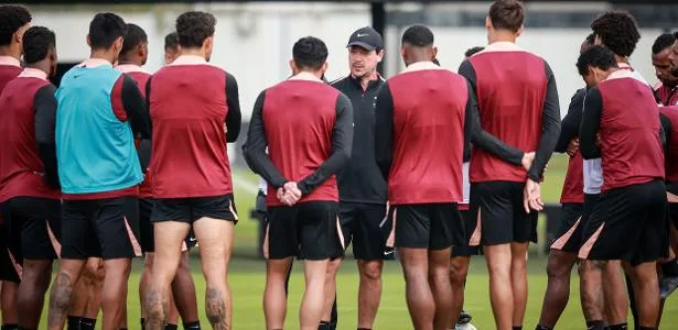 Diniz 'supera' Memphis, e quer que grupo do Corinthians esqueça dívidas