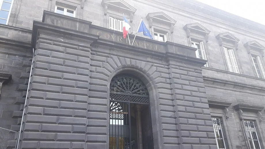 Assises du Puy-de-Dôme : une femme et son amant jugés pour l'assassinat du conjoint de celle-ci