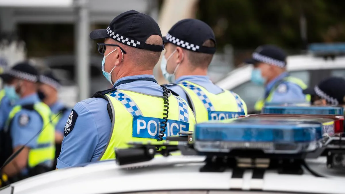 Police respond to ‘suspicious item’ that is ‘potentially hazardous’ at Fremantle Beach.