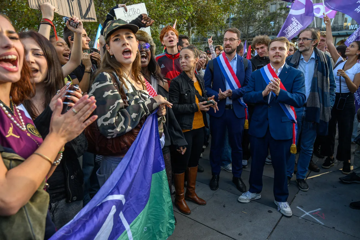 Dîners avec des députés LFI, management brutal... : le syndicalisme lycéen, pépinière de la gauche radicale