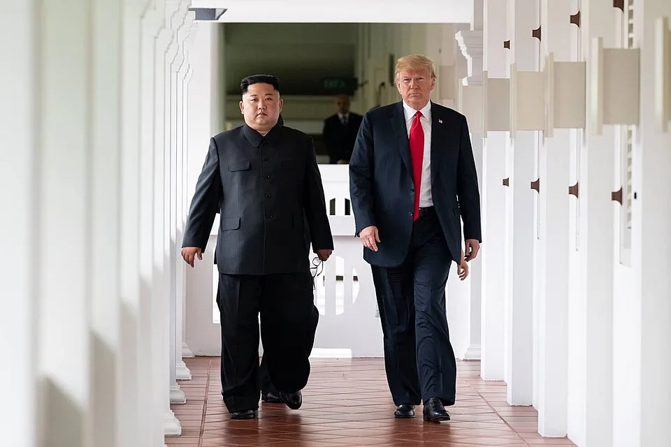 Trump pressiona governo por reunião com Kim Jong Un ainda neste ano, afirma jornal