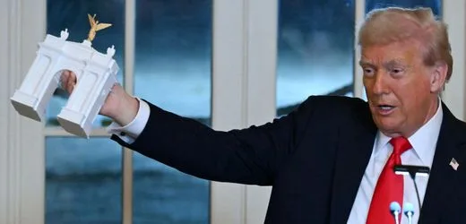 Donald Trump will aus seinem Triumphbogen plötzlich einen Militärkomplex machen
